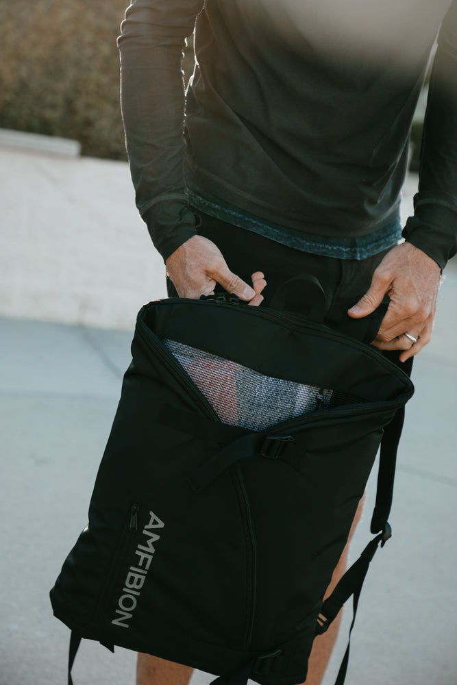 SHORELINE™ 2-IN-1 CHANGING MAT TO BACKPACK