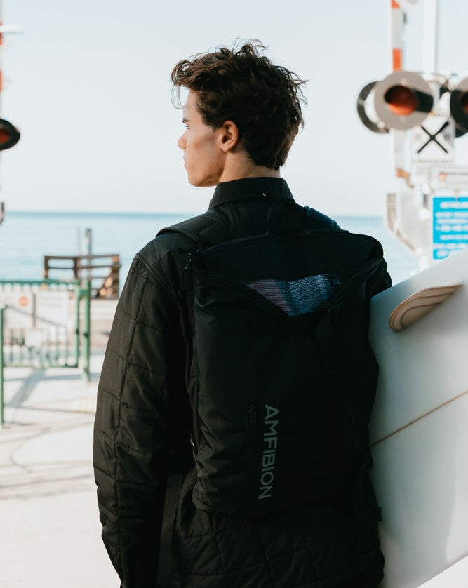 SHORELINE™ 2-IN-1 CHANGING MAT TO BACKPACK