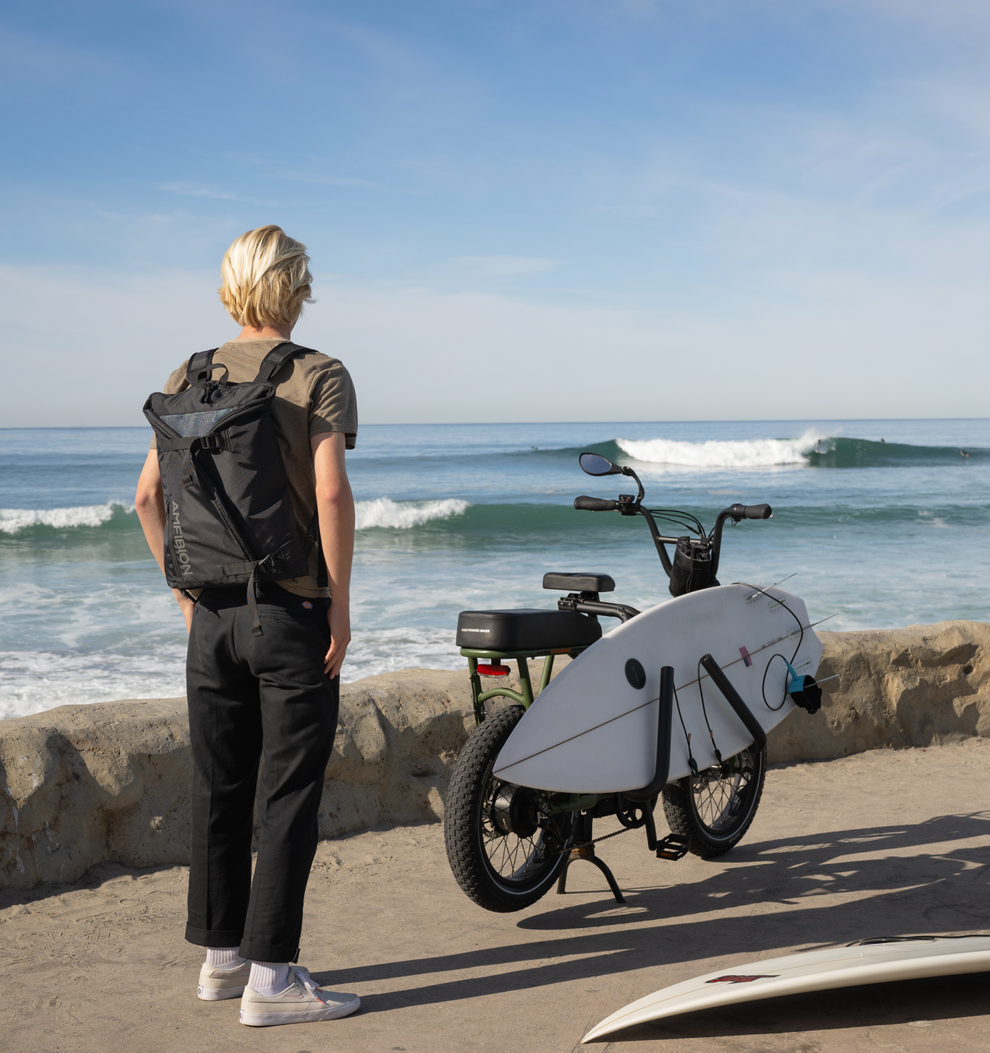SHORELINE™ 2-IN-1 CHANGING MAT TO BACKPACK