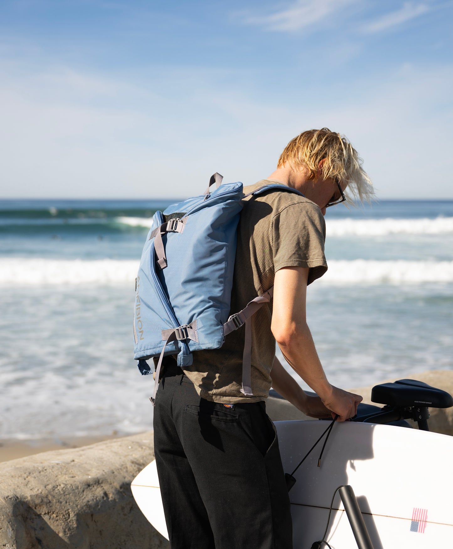 SHORELINE™ 2-IN-1 CHANGING MAT TO BACKPACK