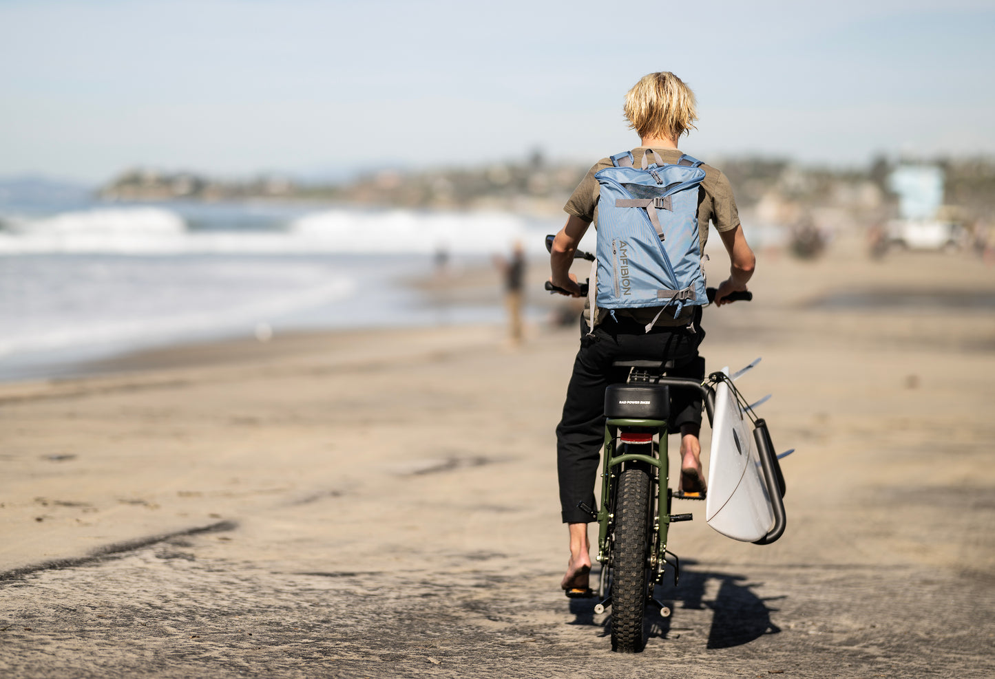 SHORELINE™ 2-IN-1 CHANGING MAT TO BACKPACK